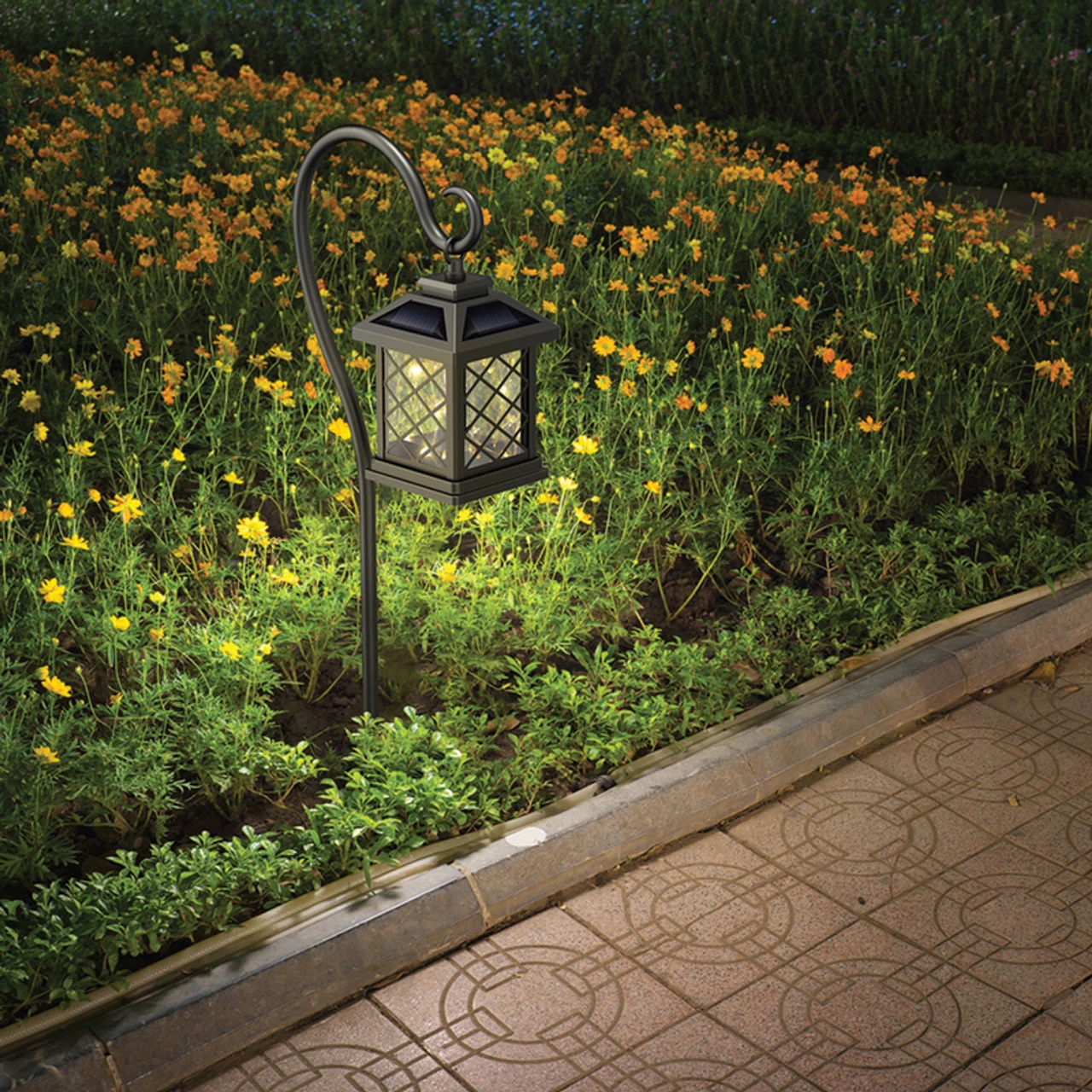 Square Coach Lantern Solar Lantern 4 Square Coach Lantern Solar Lantern - Image 4