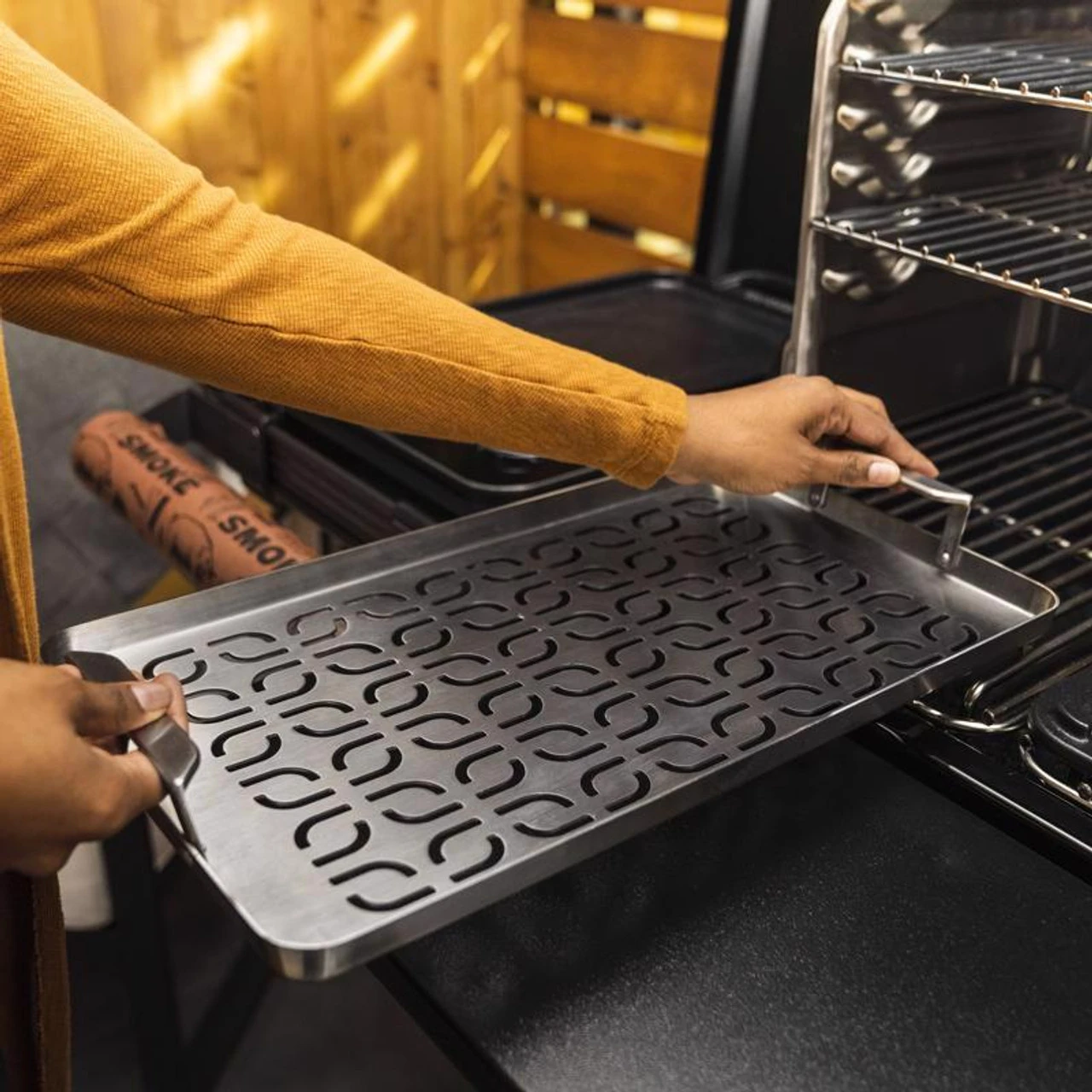 Traeger BAC610 ModiFIRE Stainless Steel Grill Top Searing Griddle 2 Traeger BAC610 ModiFIRE Stainless Steel Grill Top Searing Griddle - Image 2